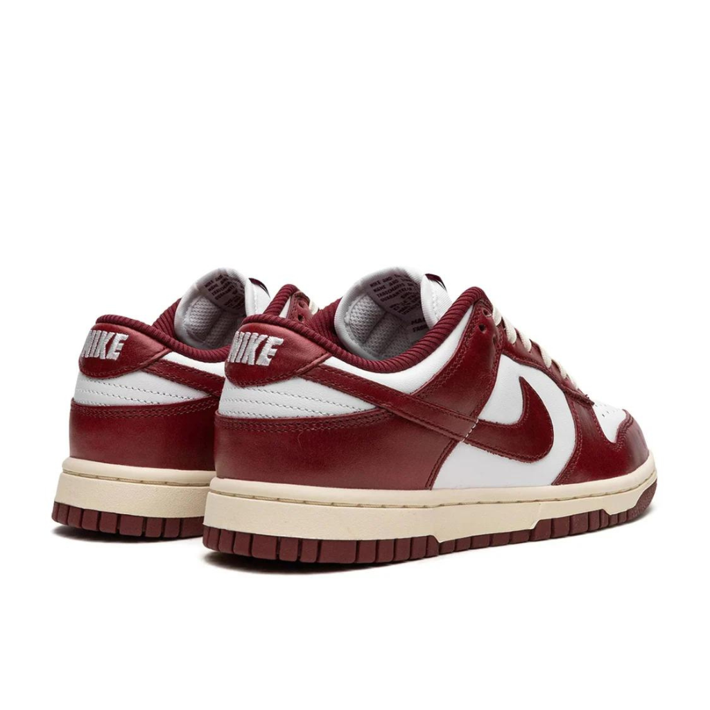 Nike Dunk Low WMNS 'Vintage Team Red'