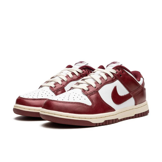 Nike Dunk Low WMNS 'Vintage Team Red'